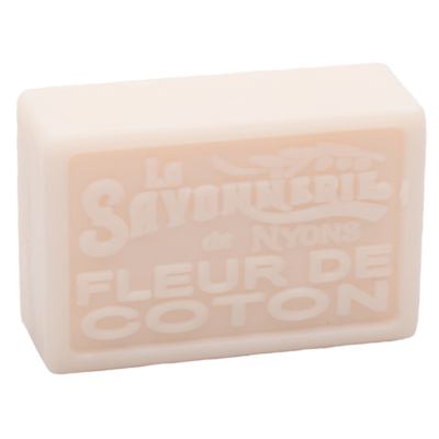 Savon à la fleur de coton de 200g sur fond blanc - La Savonnerie de Nyons