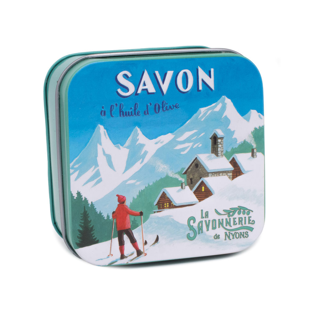 Savons dans une boite en métal avec une illustration de ski de randonnée de la collection de savons  "Boites avec Savons" - Fabriqué en France par La Savonnerie de Nyons