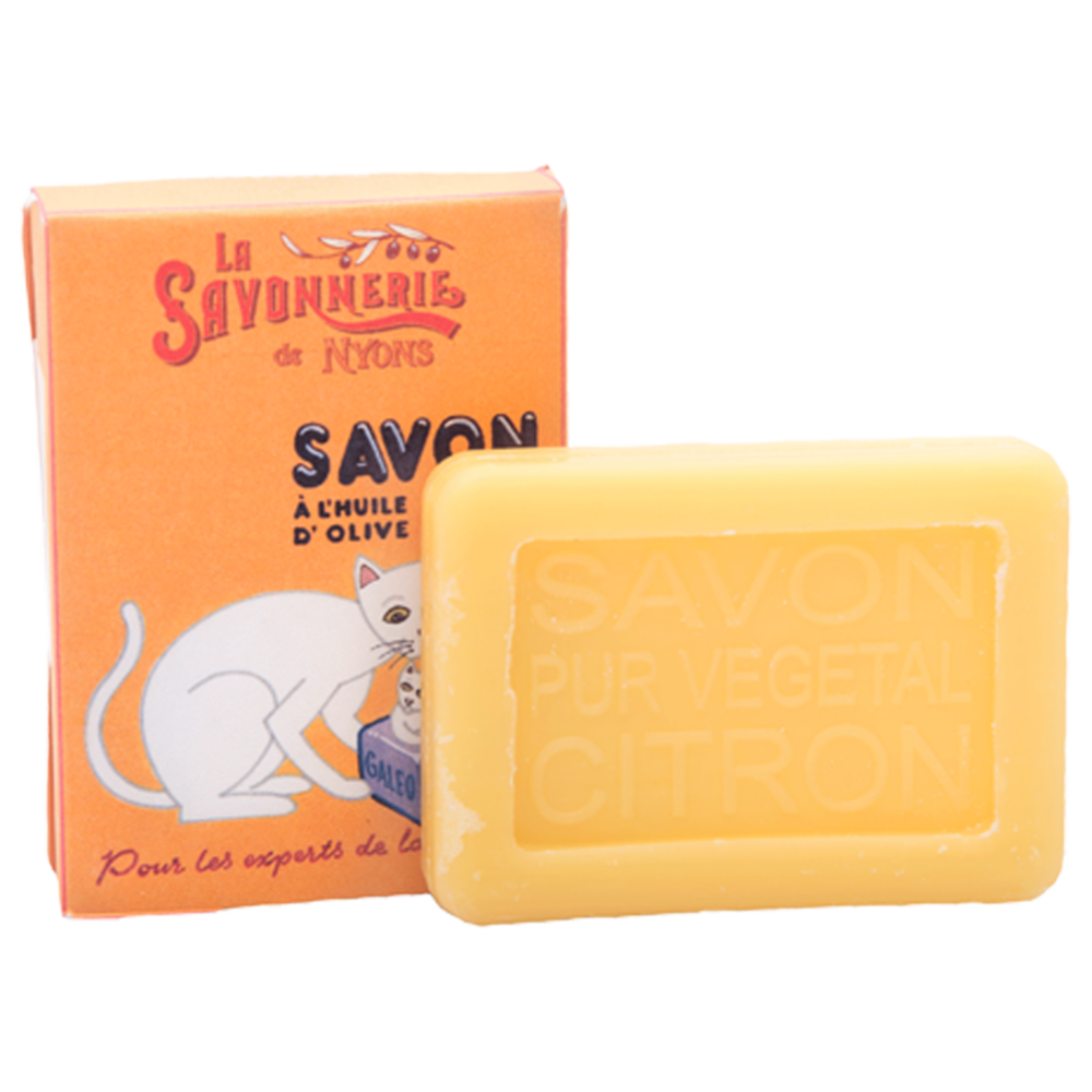 Mini savon rectangle de 25g au citron avec un emballage papier illustré par un chat sur fond orange de la collection "Mini savons" - Fabriqué en France par La Savonnerie de Nyons