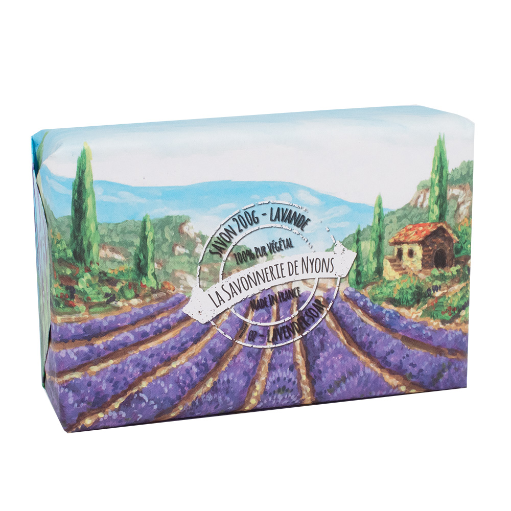 La Savonnerie de Nyons | La Savonnerie de Nyons Savon de 200g à la lavande avec emballage papier avec une illustration aquarelle d'un champ de lavande de la collection "Savons solides et liquides" - Fabriqué en France par La Savonnerie de Nyons