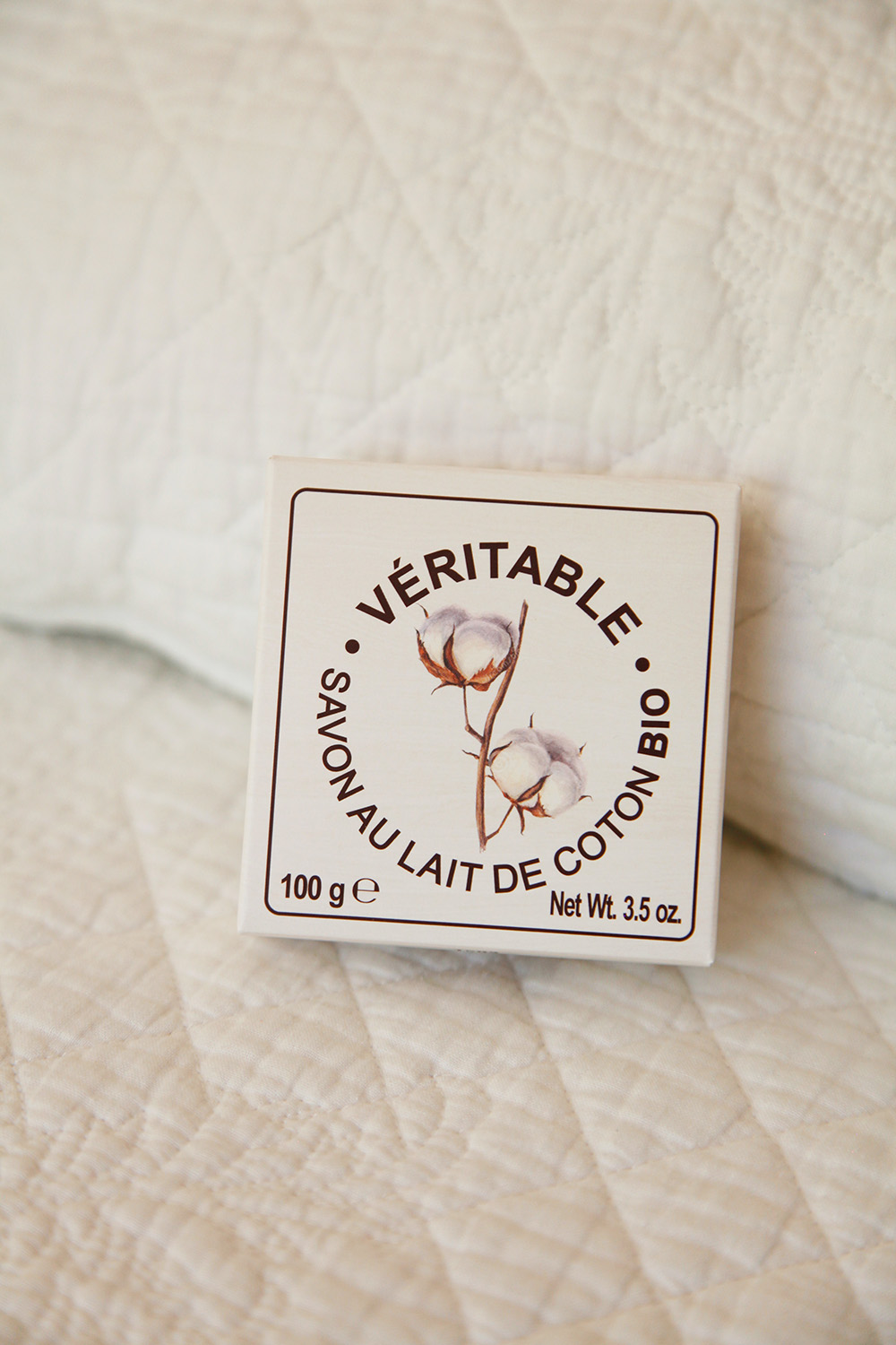 Savon Au Lait de Coton Bio | La Savonnerie de Nyons Savon rond au lait de coton Bio de la collection de savons "Savons aux laits végétaux BIO" - Fabriqué en France par La Savonnerie de Nyons