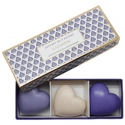 Coffret de 3 mini savons de 50g- bleu- parme et blanc- chacun en forme de coeur et parfumés à la lavande de la collection "Coffrets Savons" - Fabriqué en France par La Savonnerie de Nyons