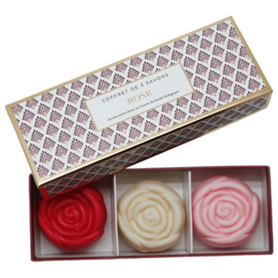 Coffret de 3 mini savons de 50g- rouge- rose et blanc- chacun en forme de roses et parfumés à la rose de la collection "Coffrets Savons" - Fabriqué en France par La Savonnerie de Nyons