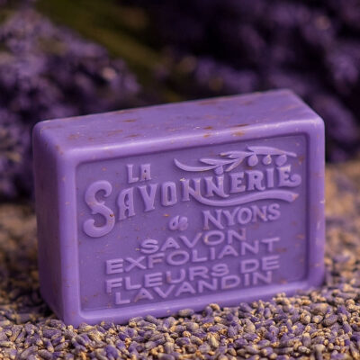 La Savonnerie de Nyons | La Savonnerie de Nyons Savon exfoliant fleurs de lavandin de la Savonnerie de Nyons