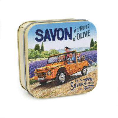 Savons dans une boite en métal avec une illustration de Mehari de la collection de savons  "Boites avec Savons" - Fabriqué en France par La Savonnerie de Nyons