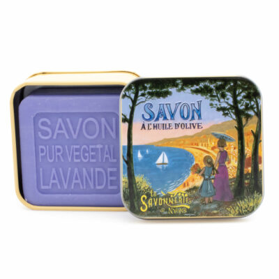 Savons dans une boite en métal avec une illustration de paysage de la Côte d'Azur de la collection de savons  "Boites avec Savons"