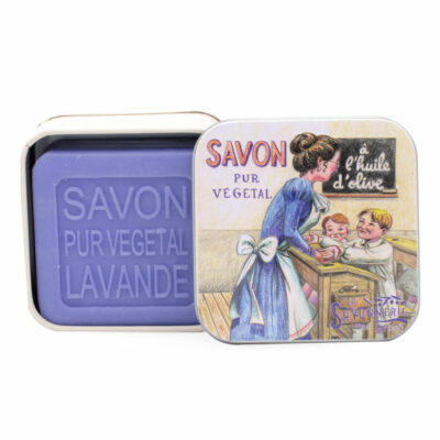 Savons dans une boite en métal avec une illustration retro de l'école de la collection de savons  "Boites avec Savons" - Fabriqué en France par La Savonnerie de Nyons