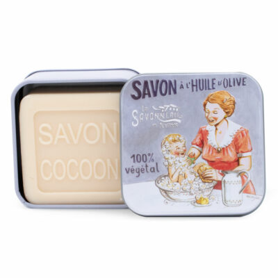 Savons dans une boite en métal avec une illustration retro d'un bébé avec sa maman de la collection de savons  "Boites avec Savons"