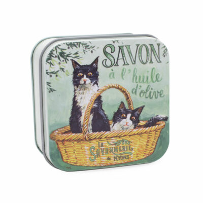 Savon dans une boite en métal retro illustrée avec des chats noirs et blancs de la collection de savons parfumés "Boites avec Savons" - Fabriqué en France par La Savonnerie de Nyons