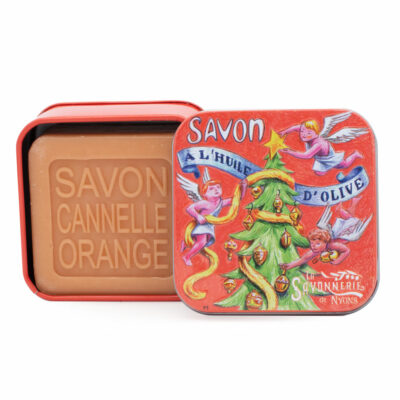 Savon dans une boite en métal retro illustrée avec un sapin de Noël de la collection de savons parfumés "Boites avec Savons"