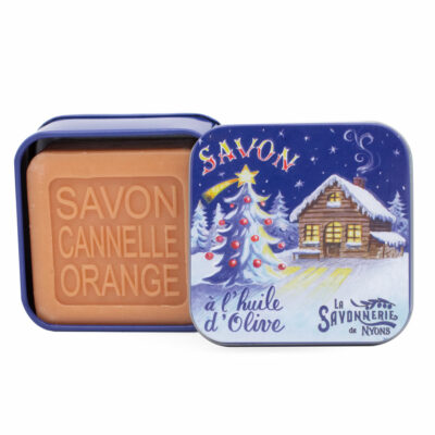 Savon dans une boite en métal retro illustrée avec un chalet de montagne décoré pour Noël de la collection de savons parfumés "Boites avec Savons"