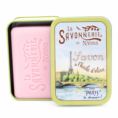 Savon de 200g à la rose dans une boite en metal vintage illustrée par un dessin retro du fleuve de la Seine à Paris de la collection "Boites avec Savons"