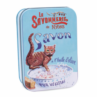 Savon de 200g à la fleur de coton dans une boite bleue en metal vintage illustrée par un dessin retro d'un chat roux de la collection "Boites avec Savons" - Fabriqué en France par La Savonnerie de Nyons