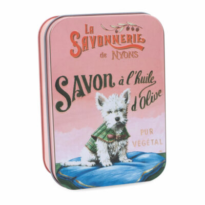 Savon de 200g à la rose et á l'huile d'olive dans une boite rose en metal vintage illustrée par un dessin retro d'un chien westie de la collection "Boites avec Savons" - Fabriqué en France par La Savonnerie de Nyons