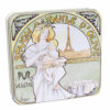 Boite à savon en metal vintage illustrée par un dessin inspirée des tableau art deco d'Alphonse Mucha. Fabriqué en France par La Savonnerie de Nyons