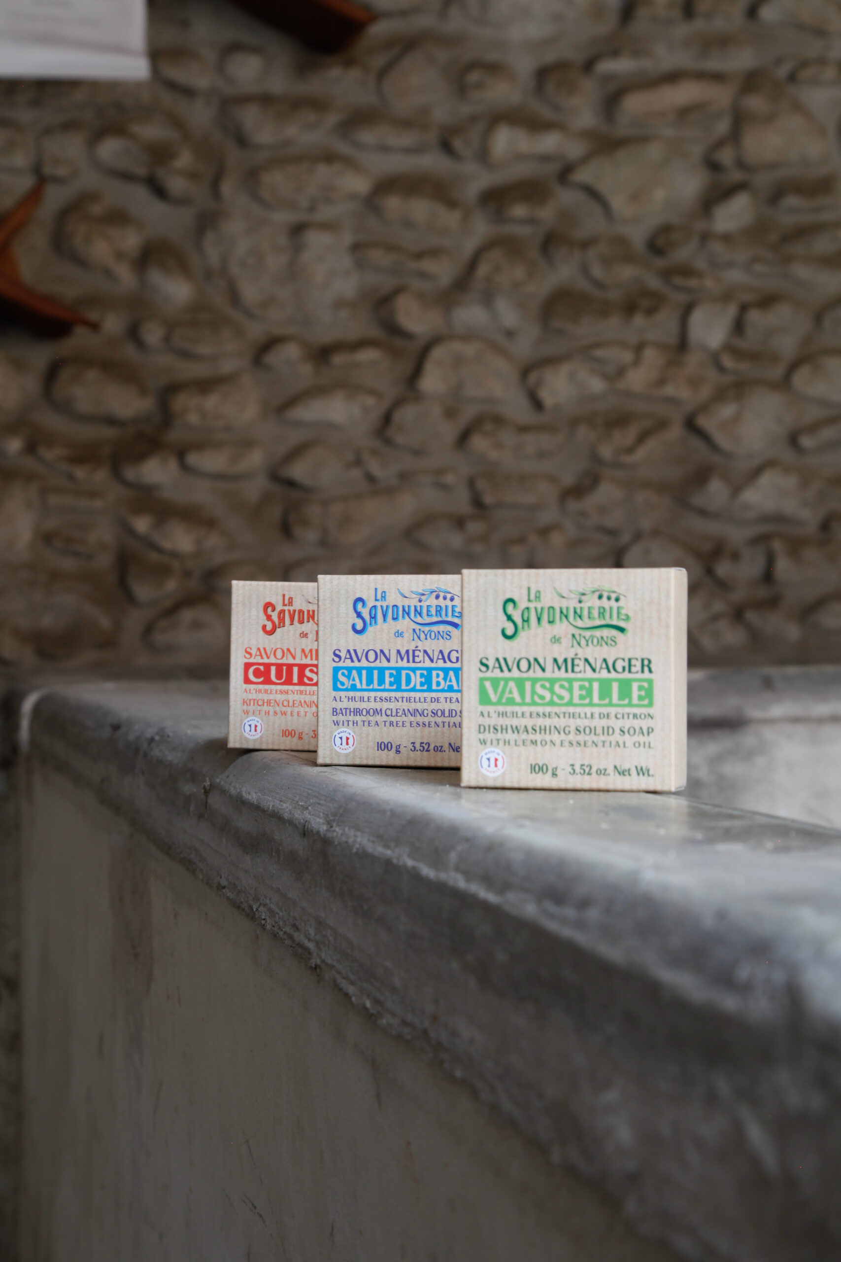 Savons menagers pour nettoyer cuisine, vaisselle ou salle de bain.